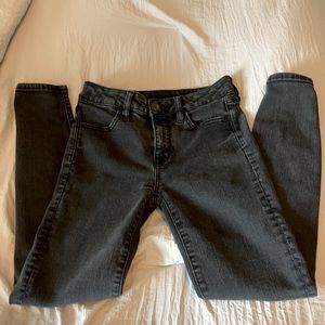 Black American Eagle low waisted skinny jeans.